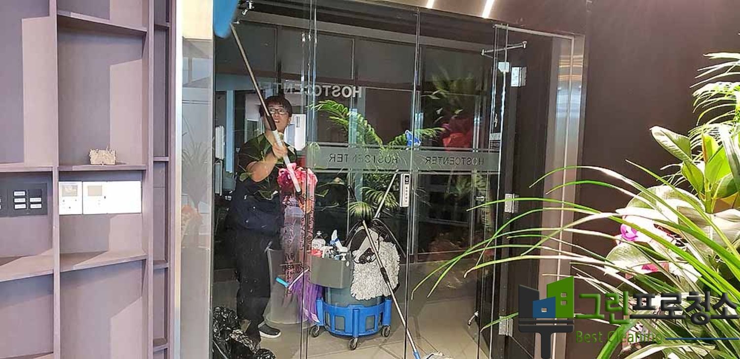 담당 인력의 청소 체크리스트 확인