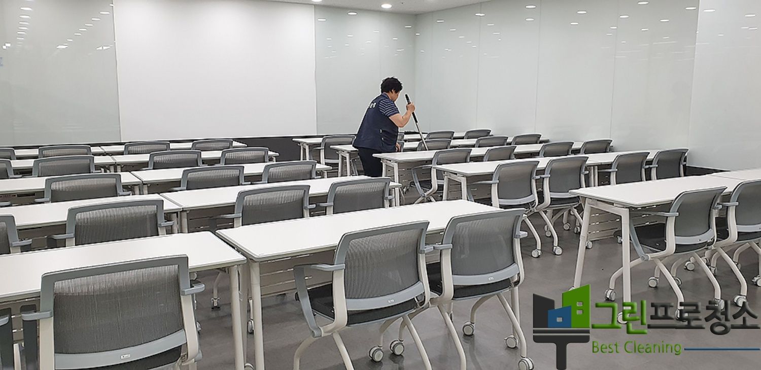 송도 사무실 로비 청소 모습