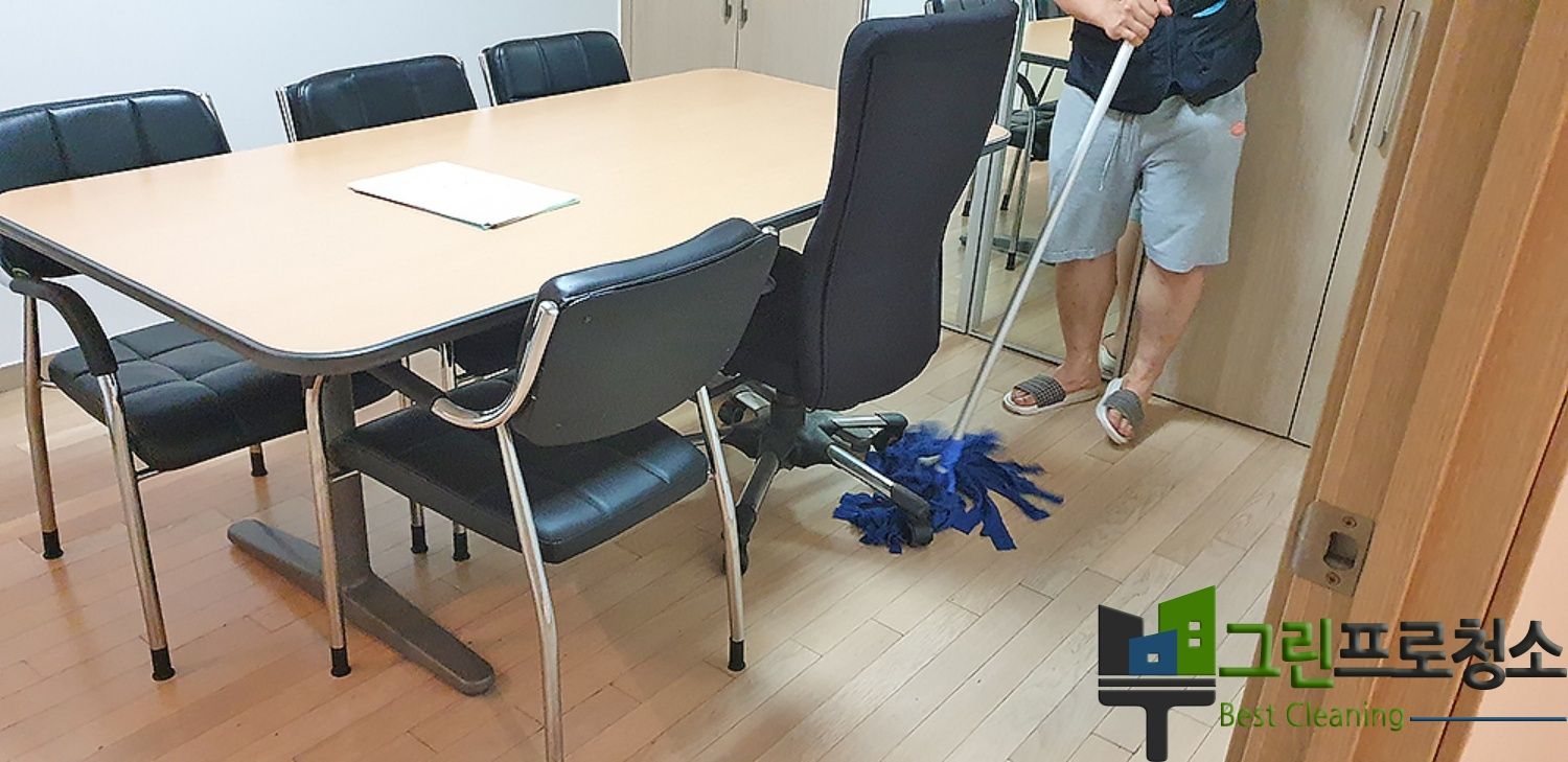 전문 장비를 활용한 클리닝 현장