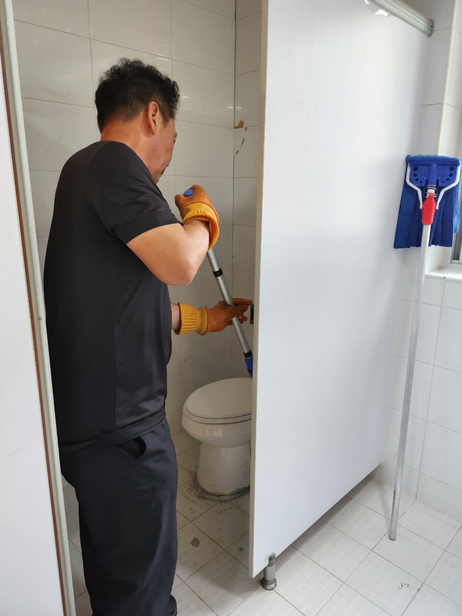 학원 화장실 청소 도구 소개