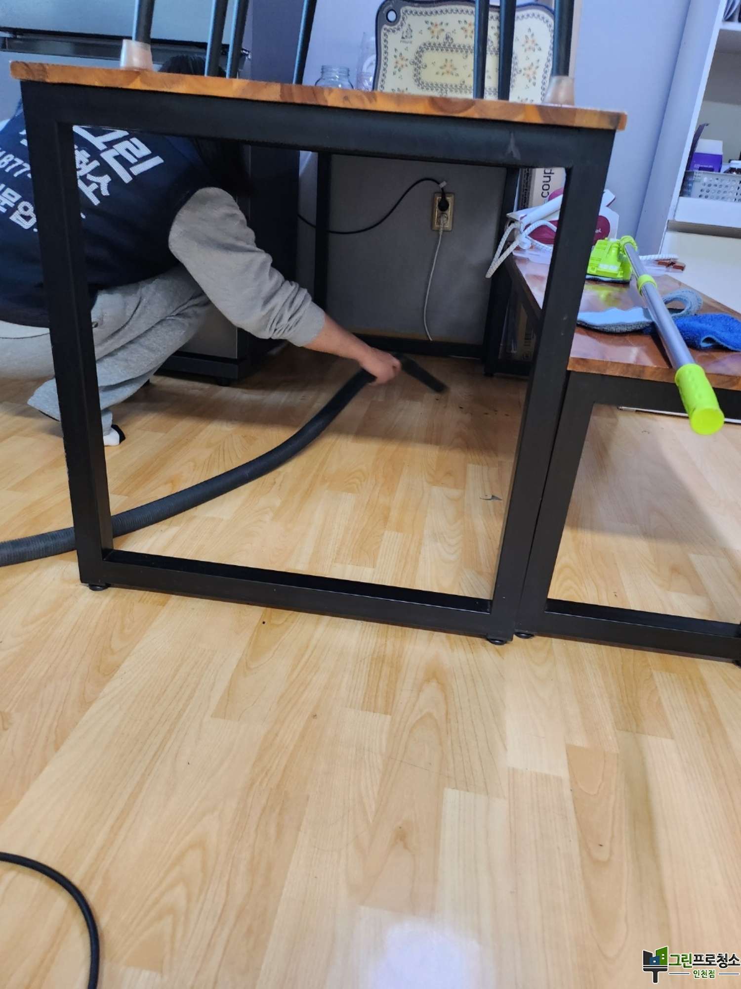 스팀 세척 작업