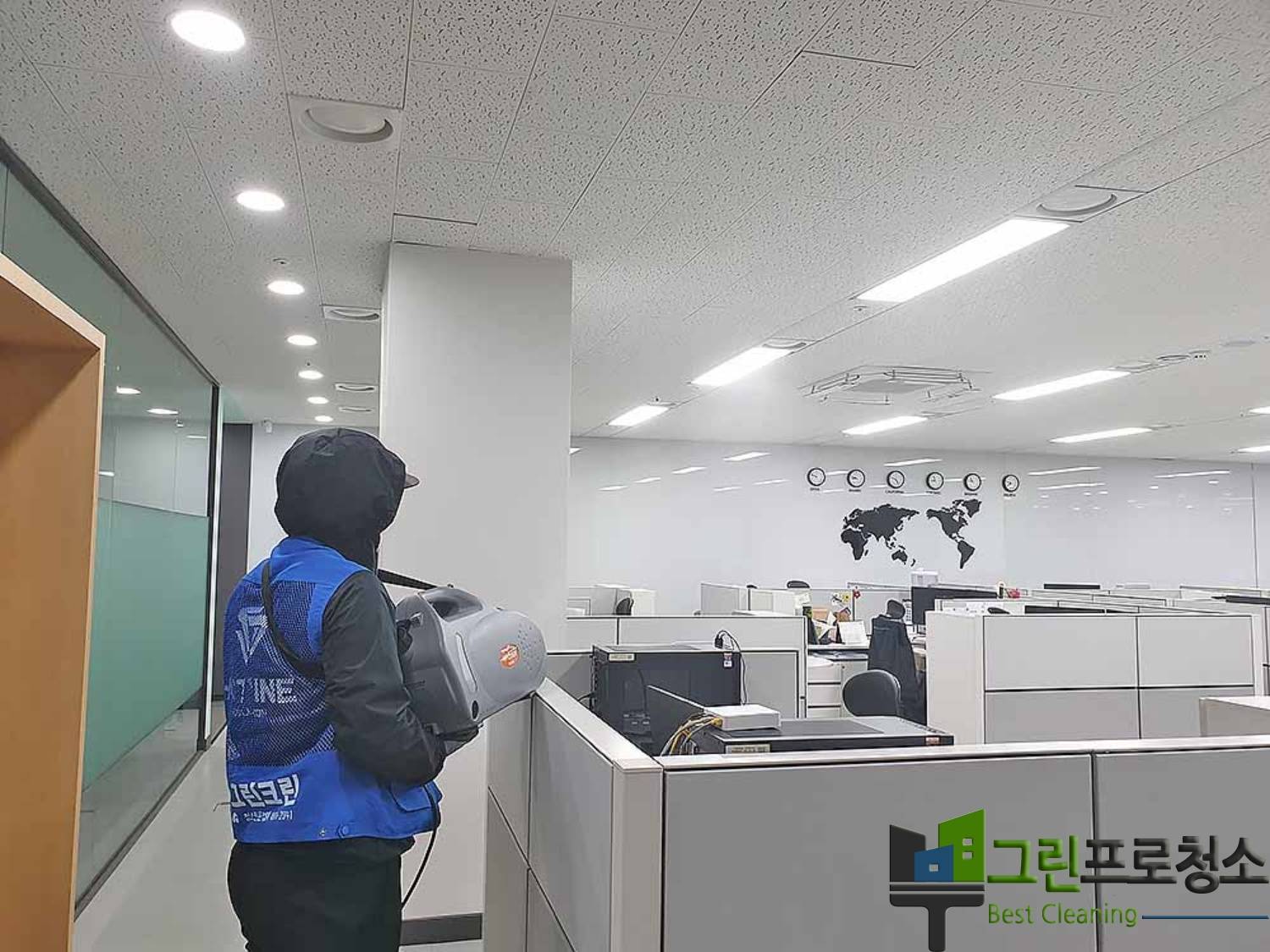 화장실 청결 관리 이미지