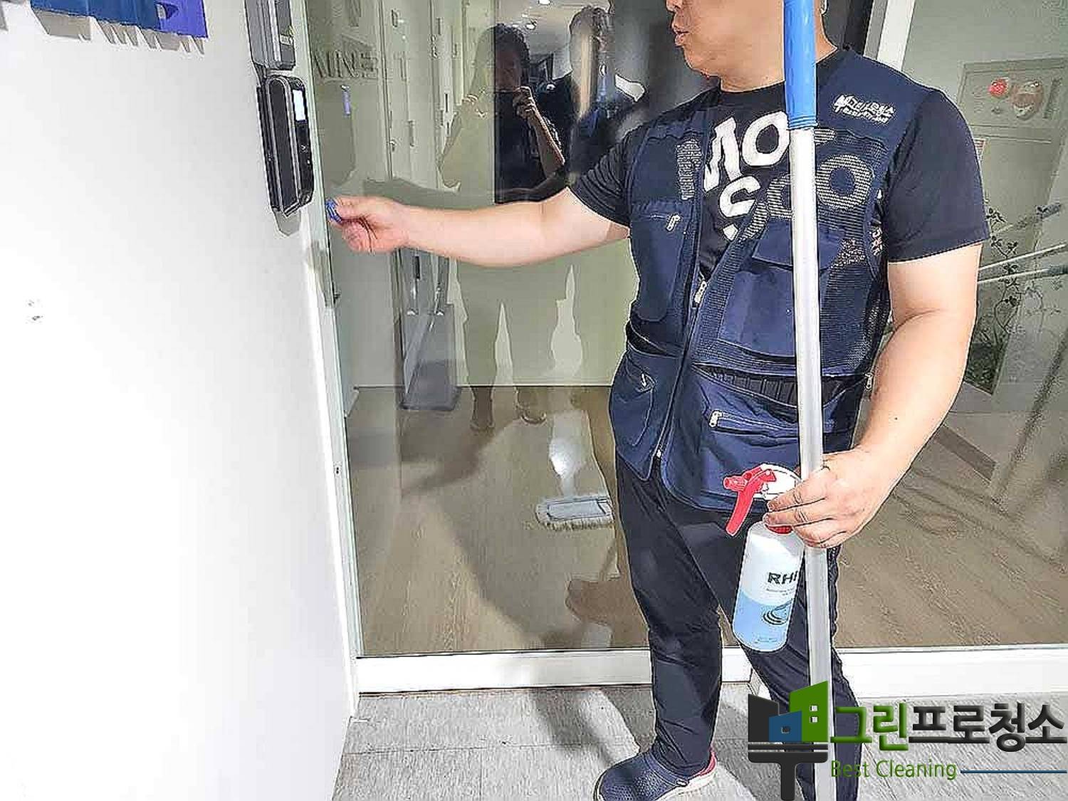 병원 청소 전문가 현장 작업