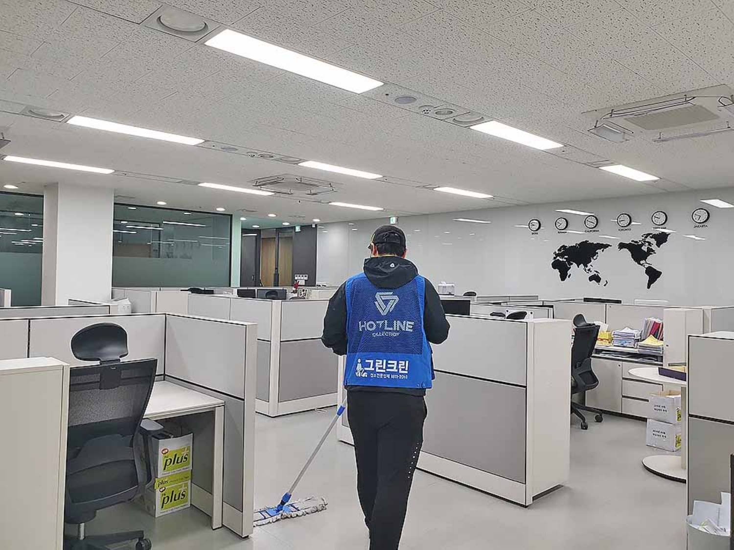 계단청소 장비 사용 사진
